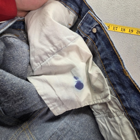 VTG Levis 501 Jeans Mens Medium Wash Blue Straight Button Fly USA Fits 36x30 - Picture 14 of 16